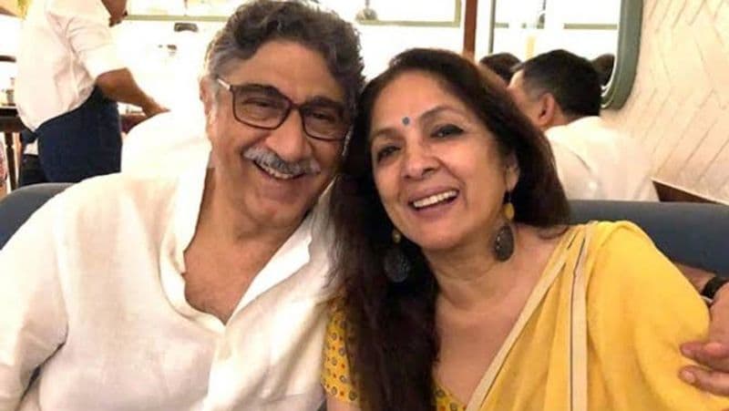 नीना गु्प्ता ने विवेक मेहरा के साथ शादी की। विवेक मेहरा से 2002 में एक फ्लाइट में नीना गुप्ता की मुलाकात हुई। उस समय नीना 42 साल की थीं। विवेक मेहरा दिल्ली में एक चार्टर्ड अकाउंटेंट हैं। पहले से शादीशुदा विवेक उस समय अपनी पत्नी से अलग रह रहे थे। 2008 में किसी रिश्तेदार की शादी में अमेरिका गए विवेक ने नीना को वहीं पर प्रपोज किया और शादी कर ली।
