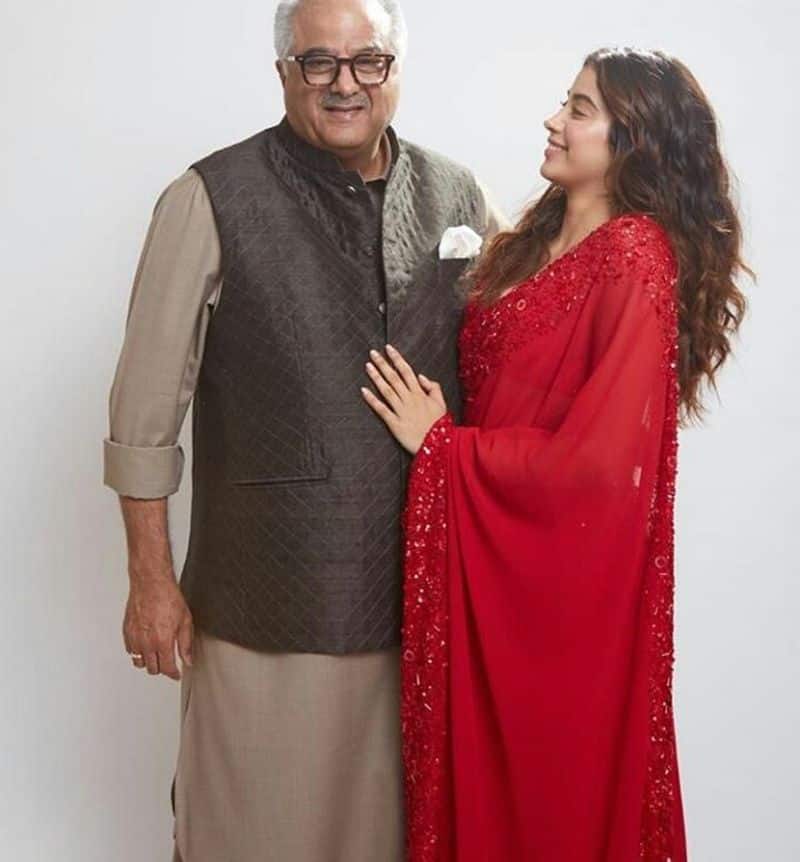 Sridevi Daughter Janhvikapoor Hot Red Saree Photos Going Viral