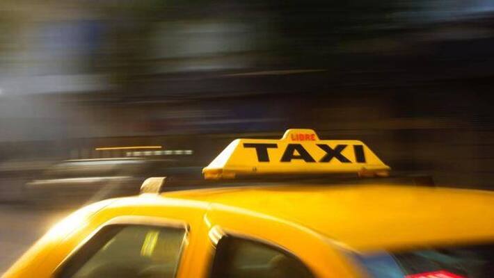 taxi driver allegedly threatened by a group of people and snatched his car in Bangalore taxi driver allegedly threatened by a group of people and snatched his car in Bangalore