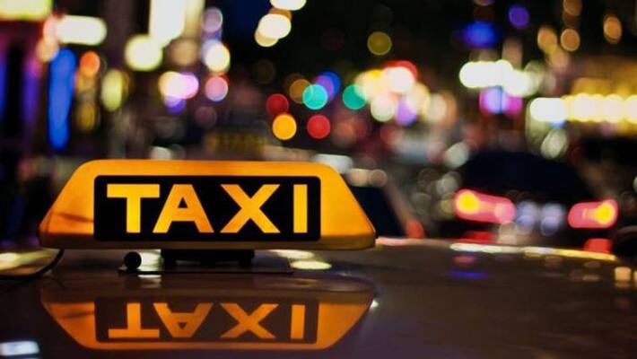 Foreign woman naked in taxi and dumped on the road in Bangalore Foreign woman naked in taxi and dumped on the road in Bangalore