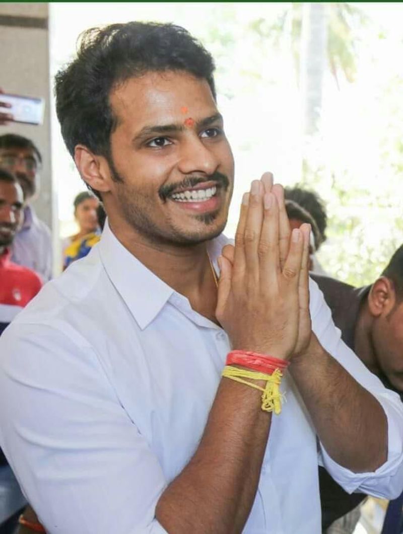 Kannada actor Nikhil Kumaraswamy turns 30 photo gallery here
