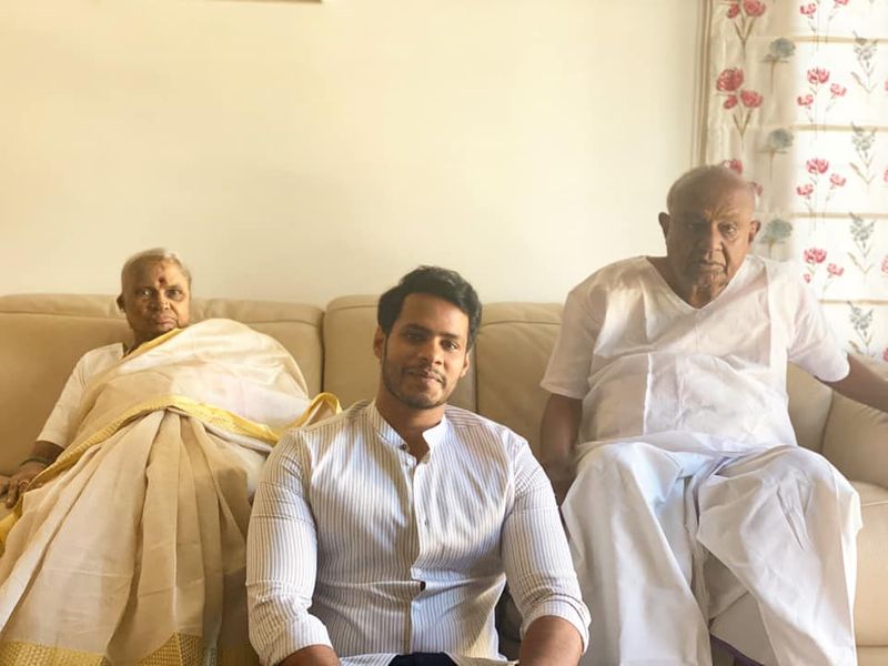 Kannada actor Nikhil Kumaraswamy turns 30 photo gallery here