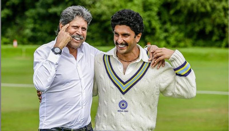 বর্তমানে এই ছবির শ্যুটিং-এই ব্যস্ত রণবীর সিং সহ গোটা টিম। অধিকাংশ সময়ই তিনি কপিল দেব-এর পরামর্শ নিয়েই কাটাচ্ছেন সেটে।