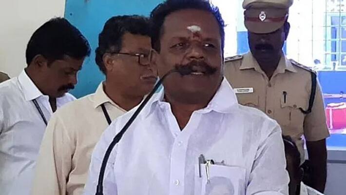 Baskaran the deputy minister of the former minister who put Rs.50 crores Baskaran the deputy minister of the former minister who put Rs.50 crores