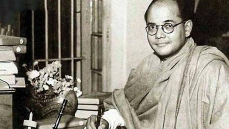 Soon after the news became public that Victoria Memorial’s name may be changed, senior BJP leader Dr Subramanian Swamy took to Twitter and said that Victoria Memorial should be renamed after Rani Jhansi.
