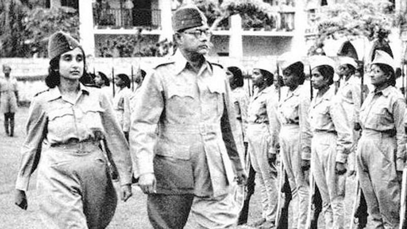 जलियांवाला बाग हत्याकांड ने उन्हें इस कदर विचलित कर दिया कि, वे भारत की आजादी की लड़ाई में कूद पड़े। फिर वह देश को आजाद कराने के लिए भारतीय राष्ट्रीय कांग्रेस के साथ जुड़ गए। 