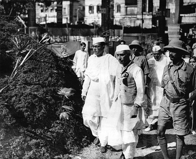 Satyacharan considered Netaji his guru and held him in high esteem. But he always remained very careful not to leak any information anywhere about him and his mission. He even made sure not to utter a word about the leader to his family in Kolkata till India attained independence.