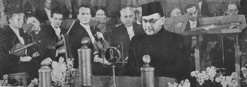 अंग्रेजों से भारत को आजाद कराने के लिए नेताजी ने 21 अक्टूबर 1943 को 'आजाद हिंद सरकार' की स्थापना करते हुए 'आजाद हिंद फौज' का गठन किया। इसके बाद सुभाष चंद्र बोस अपनी फौज के साथ 4 जुलाई 1944 को बर्मा (अब म्यांमार) पहुंचे। यहां उन्होंने नारा दिया 'तुम मुझे खून दो, मैं तुम्हें आजादी दूंगा।'
