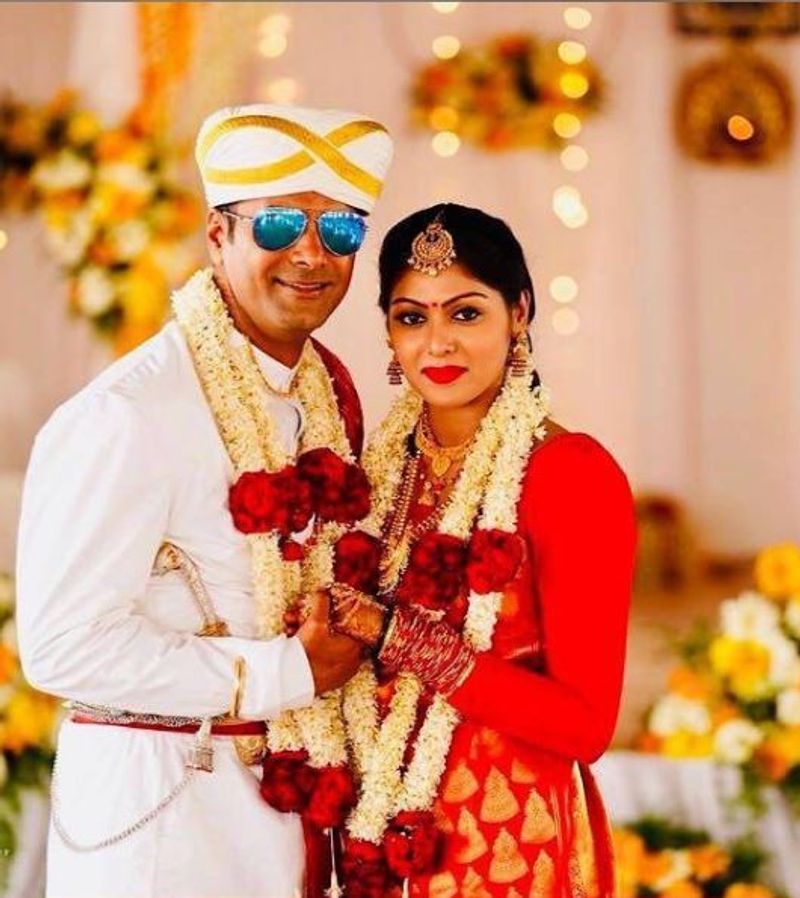 ಒಬ್ಬರು ಎರಡು ವರ್ಷಗಳ ಕಾಲ ಪ್ರೀತಿಸಿದವರು.