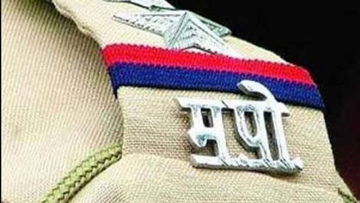 defeated candidates in gram panchayat polls threatens villagers with sword in maharashtra defeated candidates in gram panchayat polls threatens villagers with sword in maharashtra