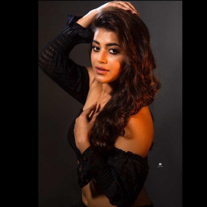 Tollywood Young Beauty Yamini Bhaskar photos