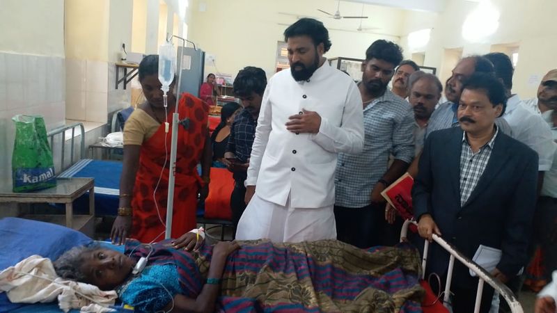 Health Minister Sriramulu Stayed In Chitradurga District Hospital