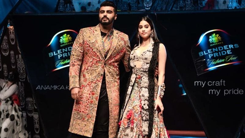 এমন কিছু হলে সলমন খান শেষ করে দেবে কেরিয়ার। নিজের কথা যদি অর্জুন নাও ভাবেন অনন্ত জাহ্নবীর কথা ভাবা উচিৎ। সে সবে মাত্র তাঁর কেরিয়ার শুরু করেছেন। এমন সময় তাঁর অনেক বড় ক্ষতি হয়ে যেতে পারে।