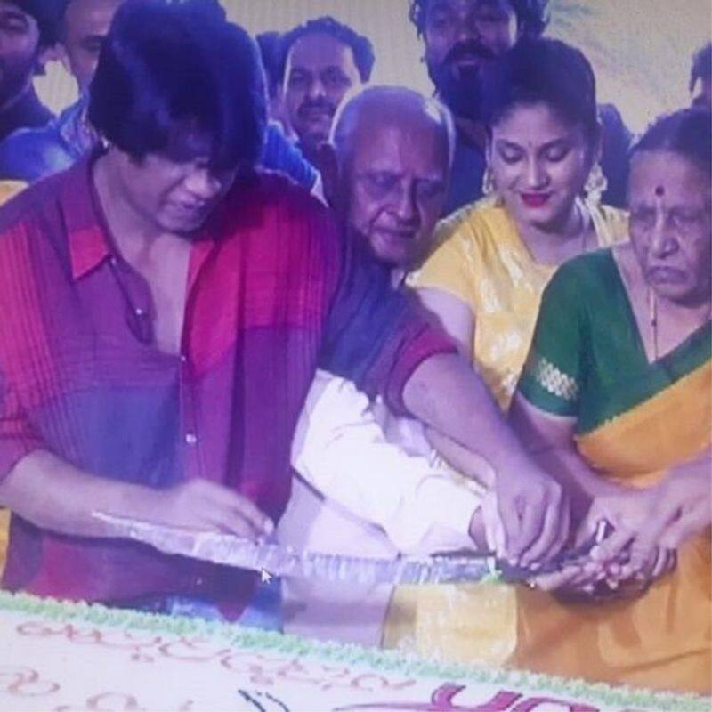 actor duniya vijay birthday cake cutting issue