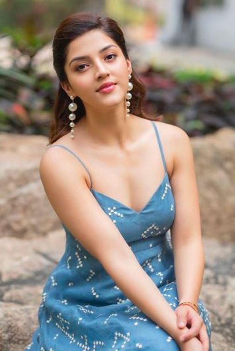 pattas movie actress mehreen pirzandaa latest modern dress photo gallery