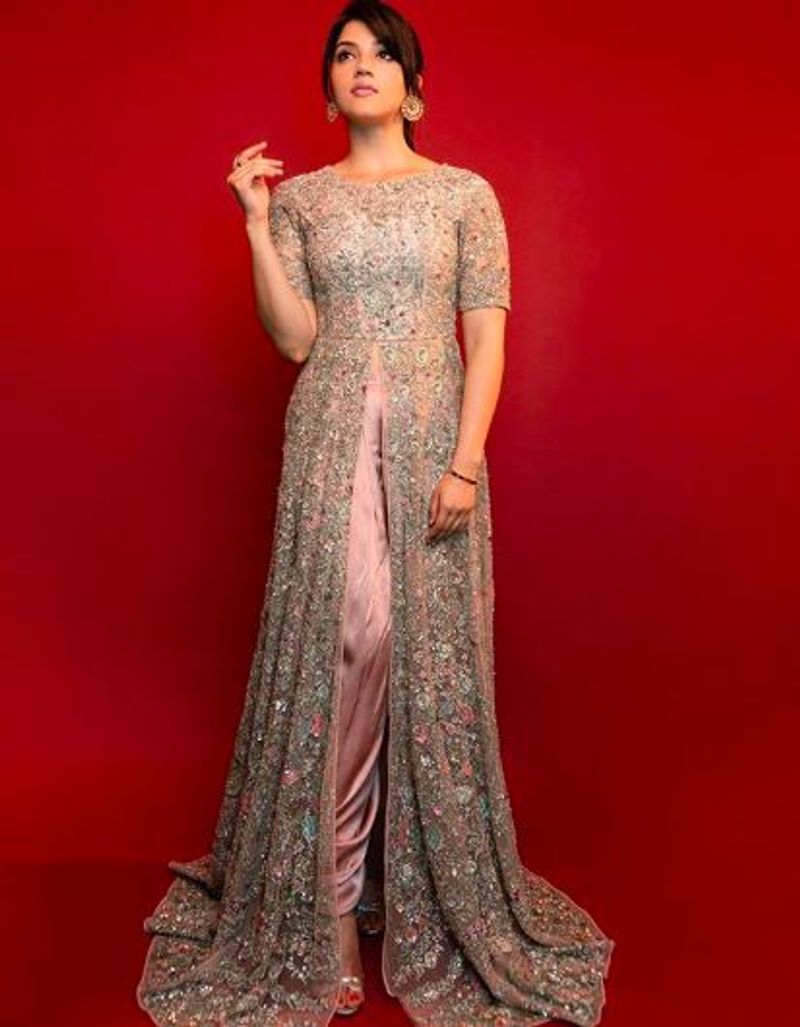 pattas movie actress mehreen pirzandaa latest modern dress photo gallery