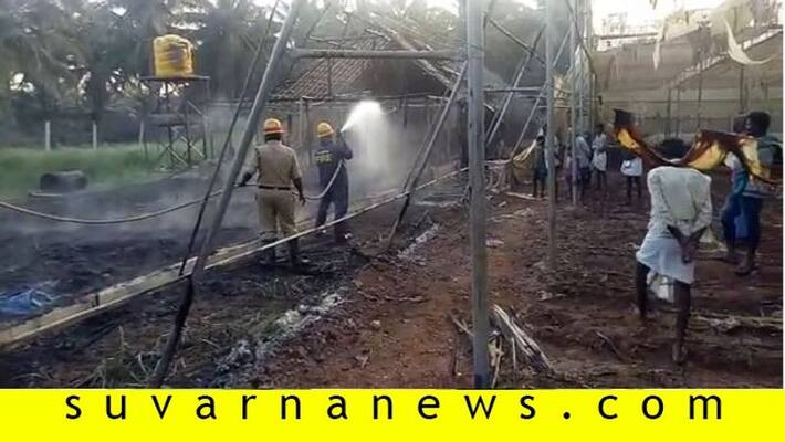 3 thousand chicken died in Fire accident in tumakur 3 thousand chicken died in Fire accident in tumakur