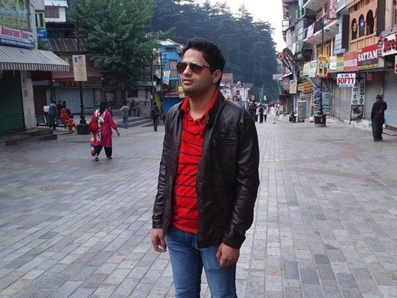आंखों से दिखाई नहीं देता, सुन सुनकर की पढ़ाई से देश का बड़ा अधिकारी बन गया गरीब लड़का | blind by eyes not by dreams Rakesh Sharma who scored 608 rank in