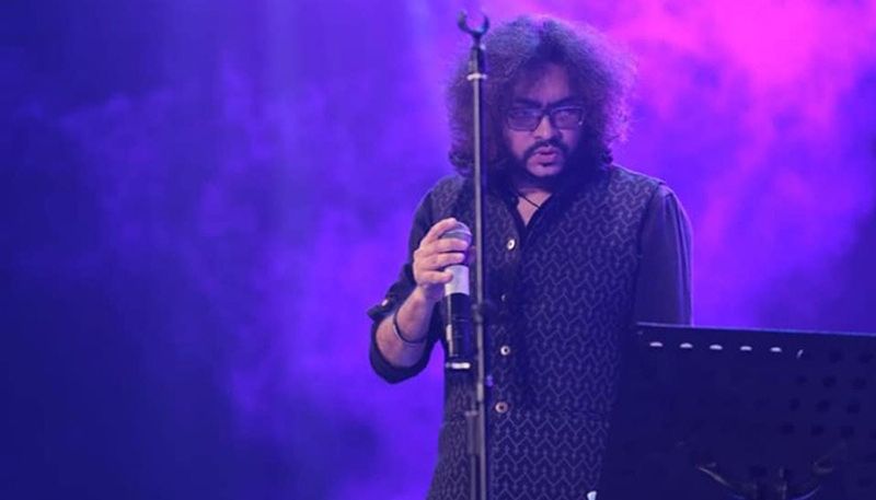 ফসিলস-এর হাজার গান আসবে যাবে কিন্তু 'হাসনুহানা' গানটা সকলের মনে আলাদা একটা জায়গাতেই রয়ে যাবে।