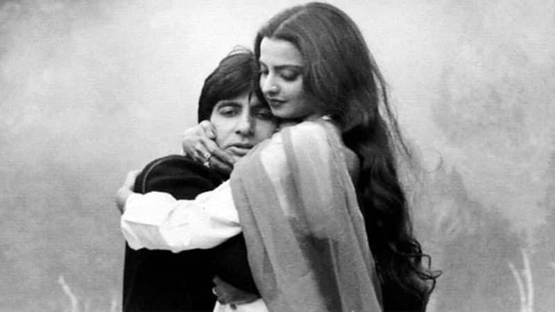 Amitabh Bachchan and Rekha: Well, this has been one of the most talked about love affairs of all times. Though the two co-stars never admitted their relationship in public, their blazing on-screen chemistry was enough for rumours of their real-life romance to do the rounds. After their split, the two have barely exchanged a word in public. Silsila was their last movie together. Interestingly, the story portrayed the real-life love triangle of Amitabh, Jaya and Rekha with the same stars on the silver screen.