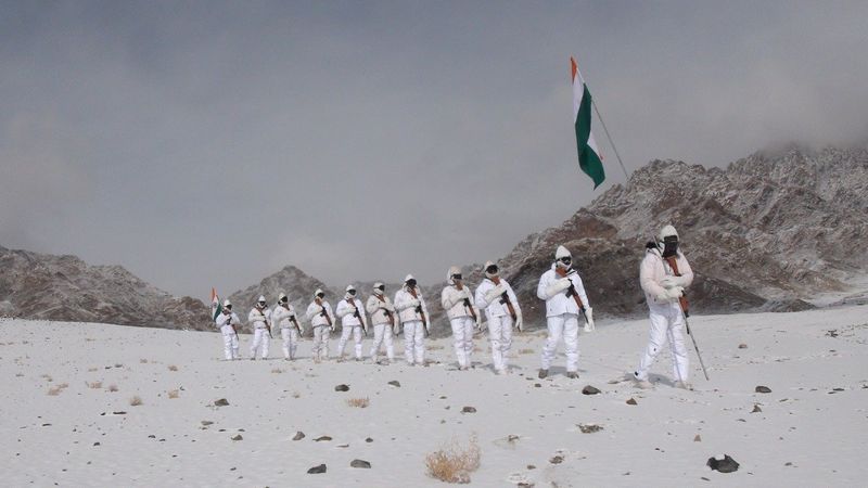 height of 17000 feet minus 20 degrees himweers celebrates indian republic day