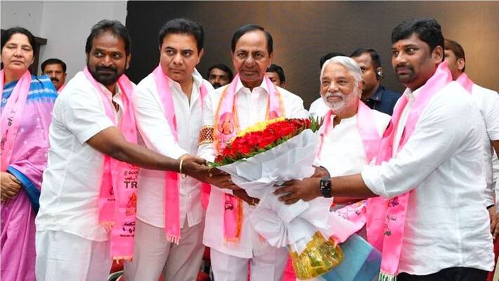 KTR playing key role in trs politics KTR playing key role in trs politics