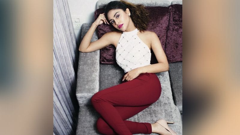 The Glamorous Krystle D'souza from Fittrat- In this ALTBalaji and ZEE5's web series Gorgeous Krystle D'souza rocked the entire season with her stylish and impeccable looks and outfits. The actress made a rocking entry as Tarini in a golden one piece on the poster of the show which grabbed eyeballs aplenty. The actress oozed hotness in whatever she wore in the series. Here accessories, her shoes, bags everything was designed so perfectly that she looked like a complete diva in all the scenes.