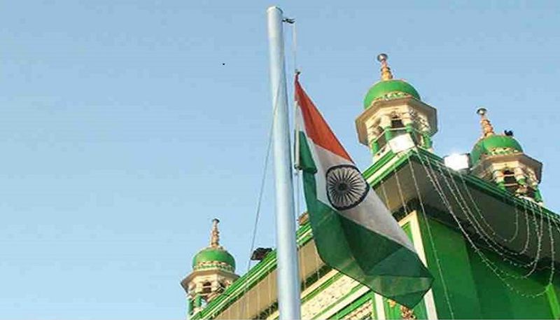 Tri Color hoisted in Kerala mosques for the first time after independence