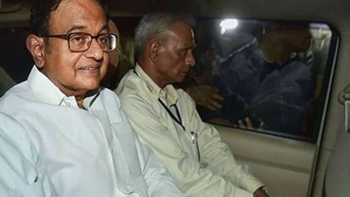 officer Who Climbed Wall of P Chidambaram's house to Arrest him Gets President's Police Medal officer Who Climbed Wall of P Chidambaram's house to Arrest him Gets President's Police Medal