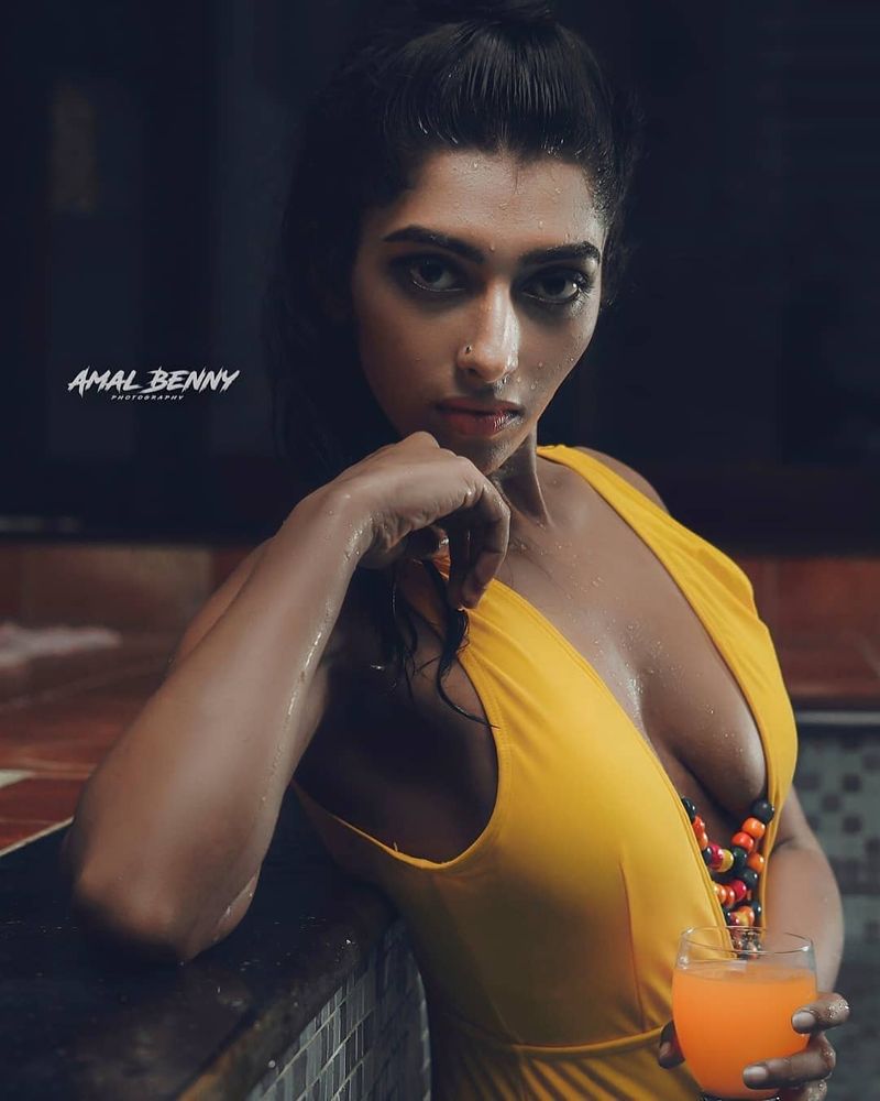 Bigg Boss Bipolar Mastani in Hot Look