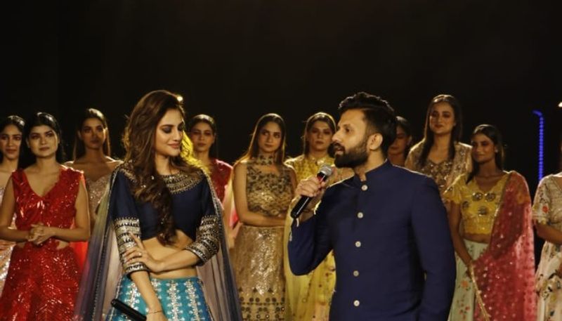 একগুচ্ছ নতুন পোশাকের কালেকশন নিয়ে হাজির এনজে জুটি। নতুন প্রজন্মের নতুন স্টাইল স্টেটমেন্ট নিয়েই তাঁরা এবার হাজির হলেন শহর কলকাতায়।