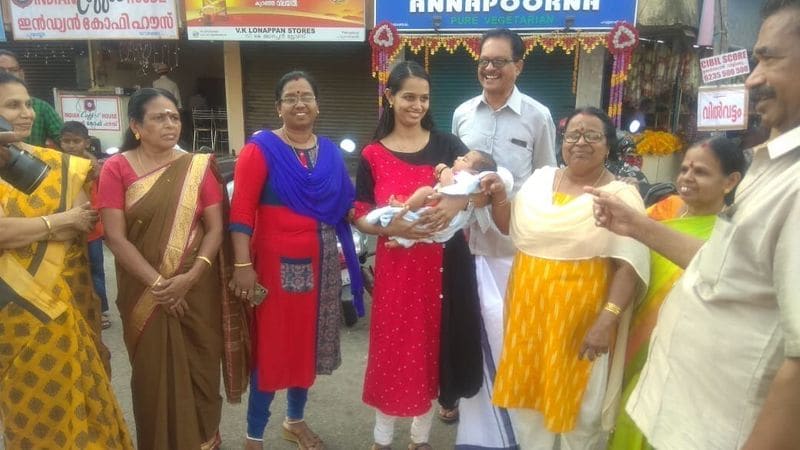 huge participation of people in LDF lead Human chain in Kerala against CAA