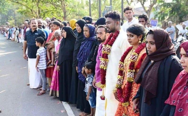huge participation of people in LDF lead Human chain in Kerala against CAA