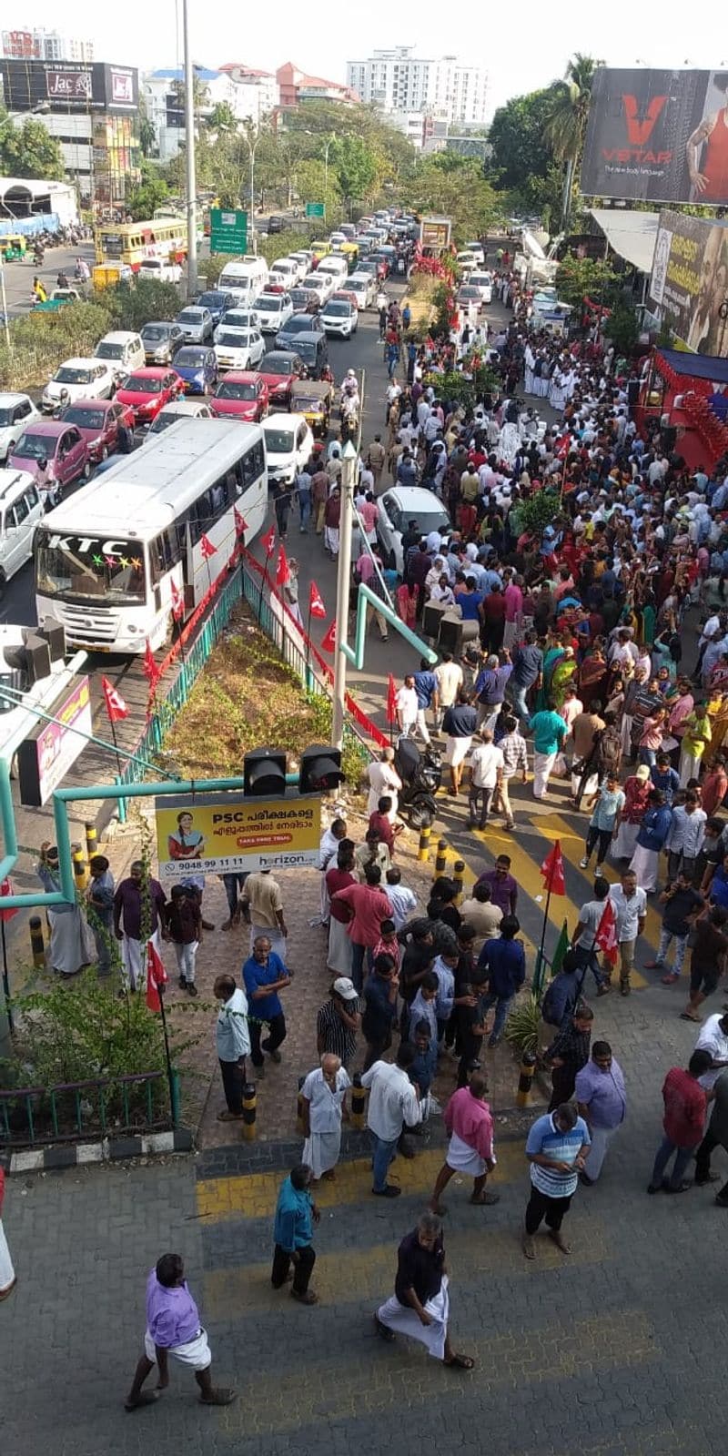 huge participation of people in LDF lead Human chain in Kerala against CAA