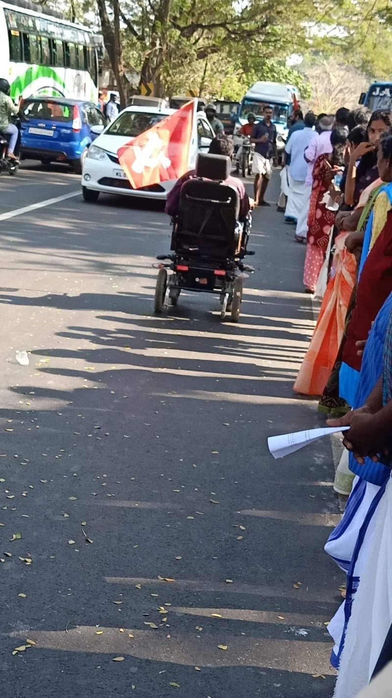 huge participation of people in LDF lead Human chain in Kerala against CAA