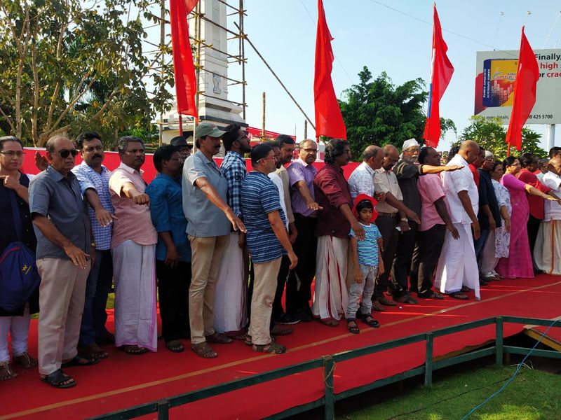 huge participation of people in LDF lead Human chain in Kerala against CAA