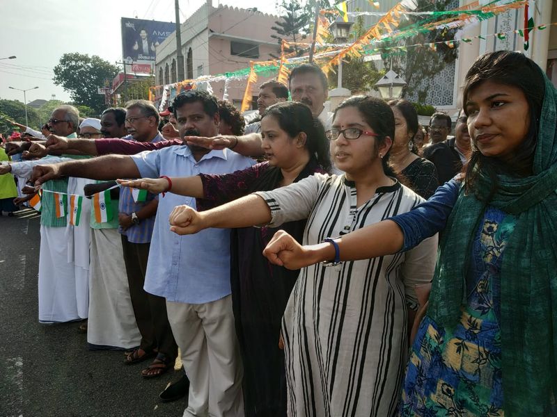 huge participation of people in LDF lead Human chain in Kerala against CAA