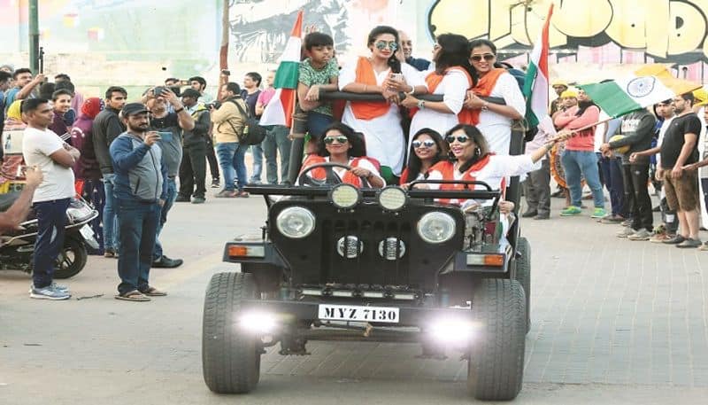 Women Bike Wintage Car Rally Held in Bengaluru