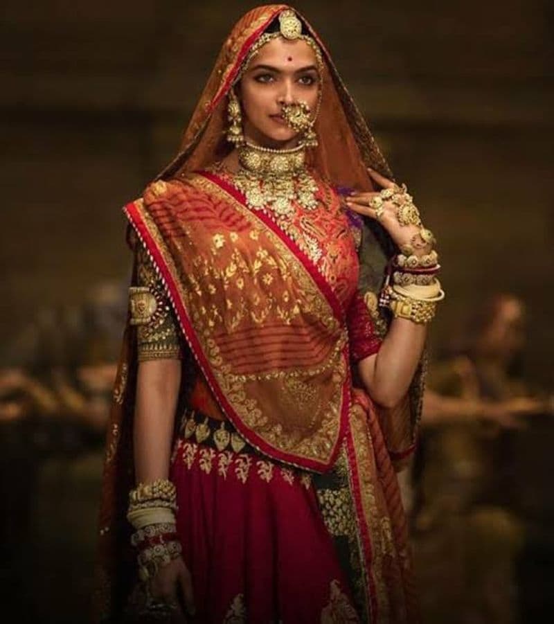 Bollywood Deepika Padukone Nailed it in these 10 looks