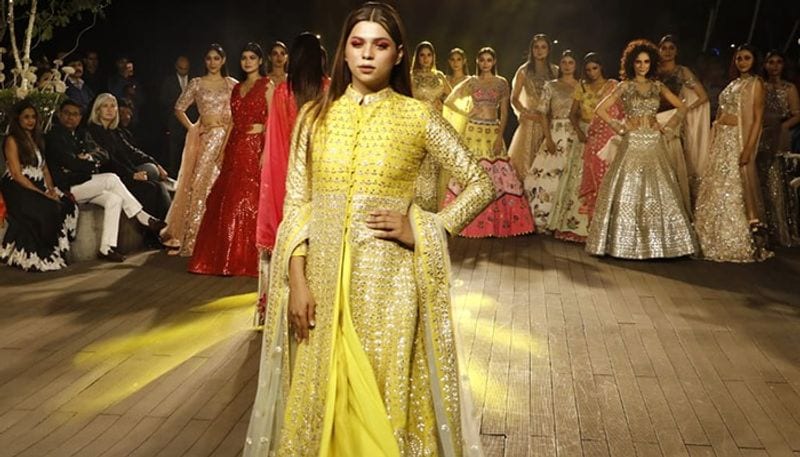 না, ইউভ রঙ্গোলী থেকে আলাদা কোনও ব্র্যান্ড নয়। রঙ্গোলী-তেই আলাদা বিভাগ করে রাখা হয়েছে ইউভকে।