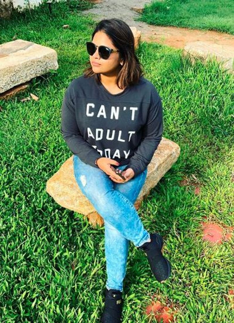 actress vidyuleka raman latest modern dress slim pictures