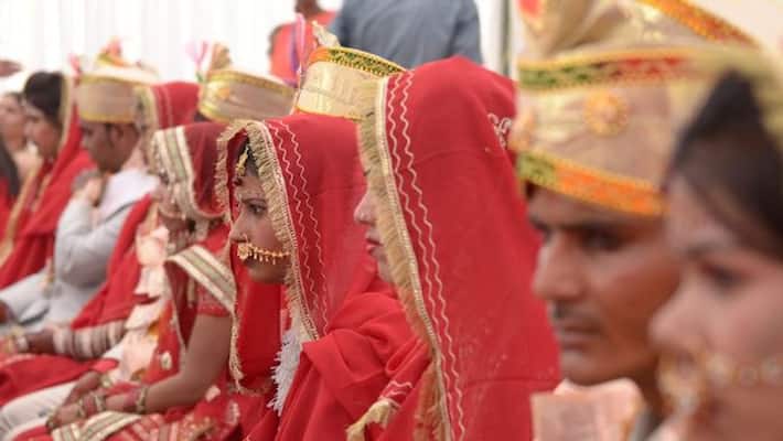 women teachers duty in mass marriage siddharthnagar KPU women teachers duty in mass marriage siddharthnagar KPU