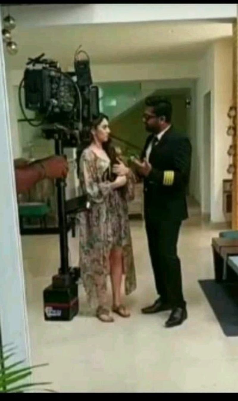அந்த படத்தின் ஷூட்டிங்கின் போது ரசிகர்கள் கண்ணில் சிக்காத புகைப்படம் ஒன்று தற்போது சோசியல் மீடியாவில் வைரலாகி வருகிறது. 