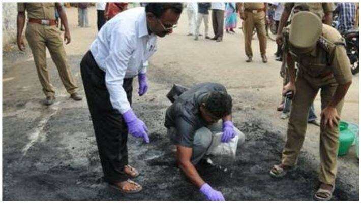 Kundappa ... Bombshell ... Mocking gasoline girl spilling gasoline .. !! The incident that shocked Indonesia. Kundappa ... Bombshell ... Mocking gasoline girl spilling gasoline .. !! The incident that shocked Indonesia.