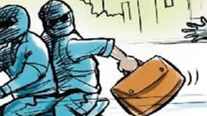 Patparganj Jewelery worth Rs 4 crore was robbed but not Rs 40 the robbers were caught from one transaction san Patparganj Jewelery worth Rs 4 crore was robbed but not Rs 40 the robbers were caught from one transaction san