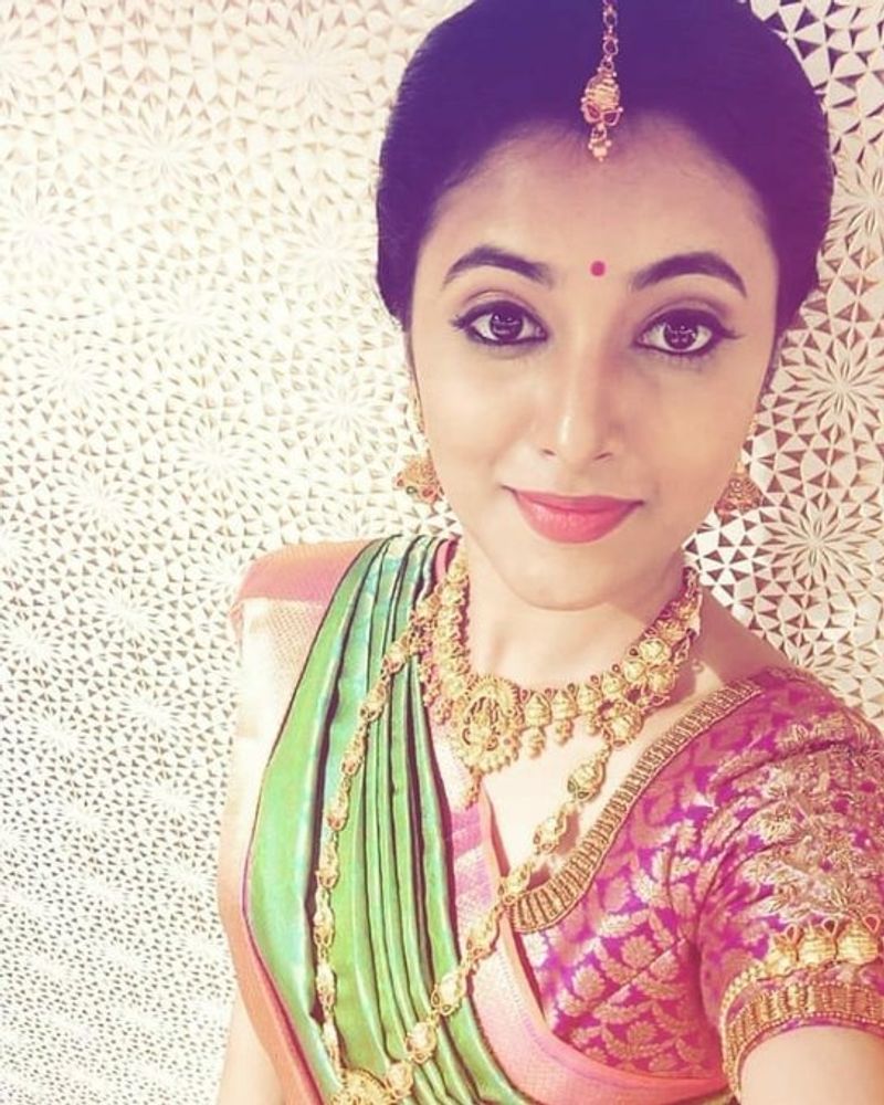 Gang Leader Fame Priyanka Arul Mohan's Mass Look