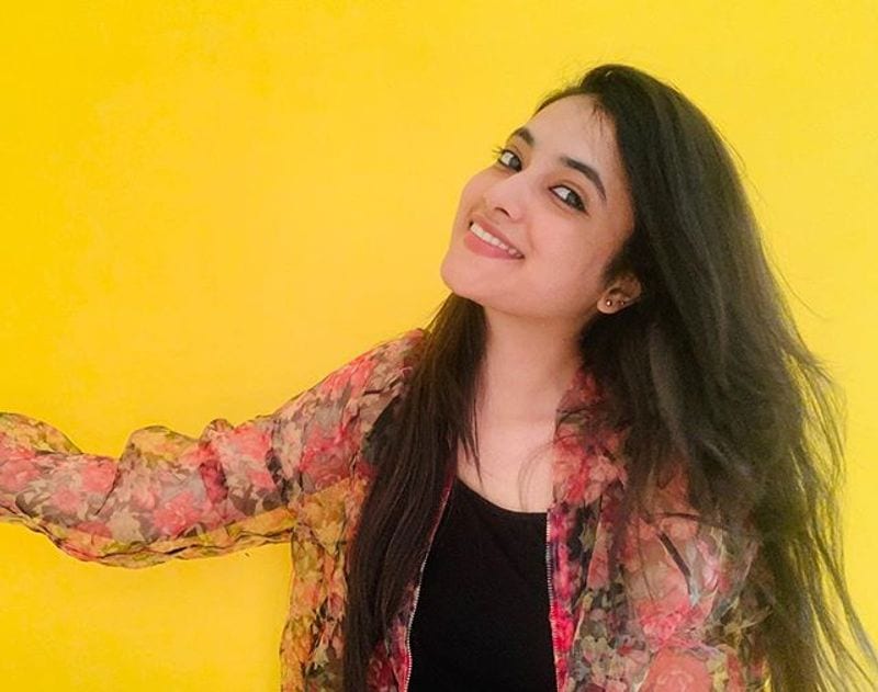Gang Leader Fame Priyanka Arul Mohan's Mass Look