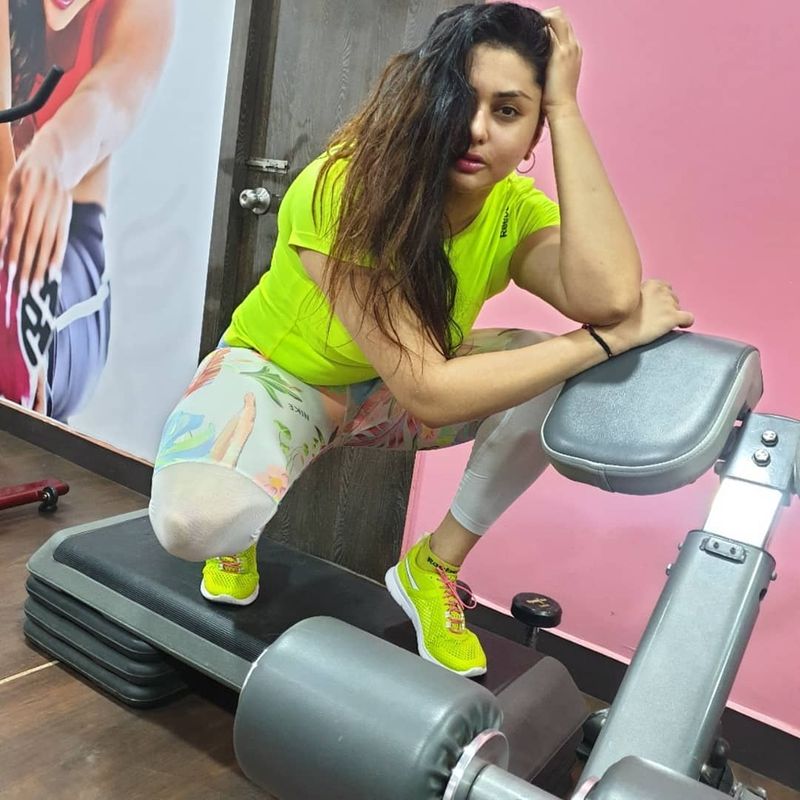 heroine Namitha saree photos from instagram