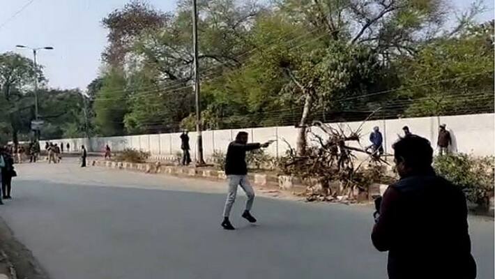 Man Fires At Anti CAA Protesters Near Jamia In Delhi Man Fires At Anti CAA Protesters Near Jamia In Delhi