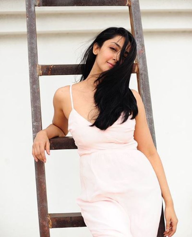 Sandalwood actress aindrita rai photo gallery